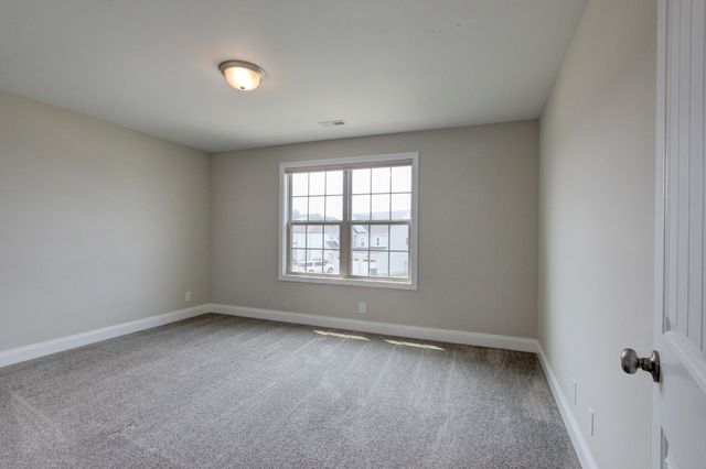230 Cotoneaster Ln, Clarksville, TN 37043