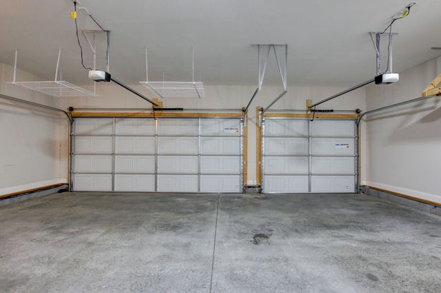 230 Cotoneaster Ln, Clarksville, TN 37043