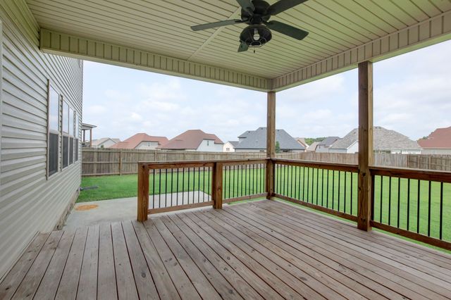 230 Cotoneaster Ln, Clarksville, TN 37043