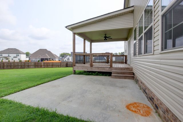 230 Cotoneaster Ln, Clarksville, TN 37043