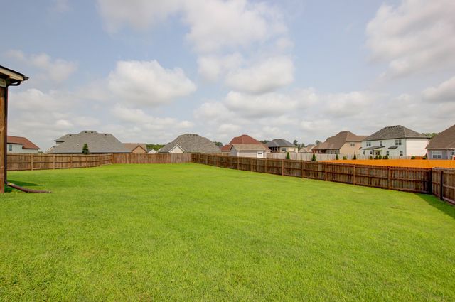 230 Cotoneaster Ln, Clarksville, TN 37043