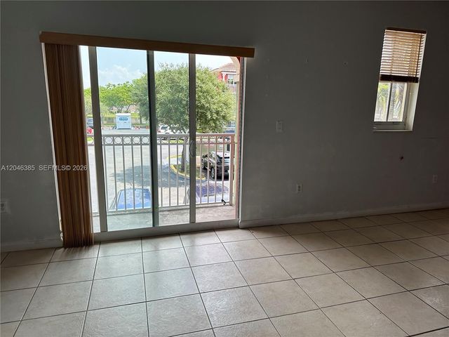 11002 NW 83rd St 215, Doral, FL 33178