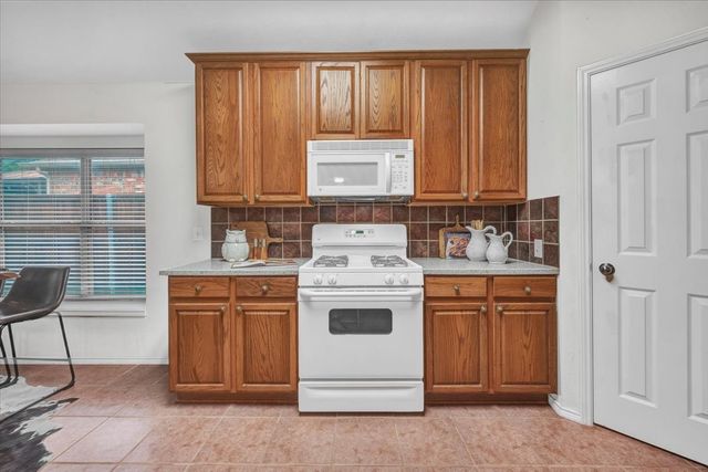 2704 Wales Drive, Mckinney, TX 75072