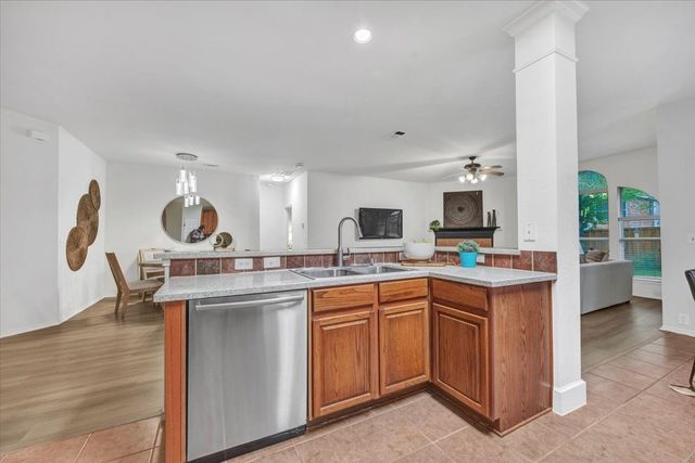 2704 Wales Drive, Mckinney, TX 75072