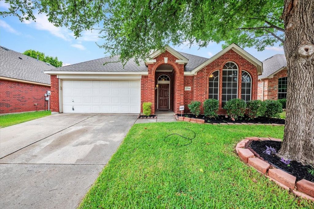 2704 Wales Drive, Mckinney, TX 75072