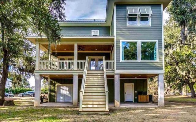 11 Flaggpoint Ln., Murrells Inlet, SC 29576