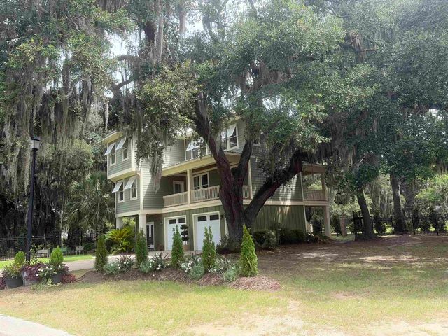 11 Flaggpoint Ln., Murrells Inlet, SC 29576