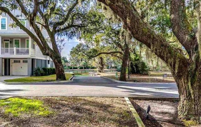 11 Flaggpoint Ln., Murrells Inlet, SC 29576