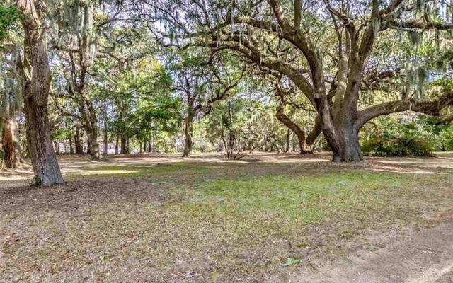 11 Flaggpoint Ln., Murrells Inlet, SC 29576