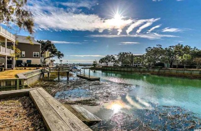 11 Flaggpoint Ln., Murrells Inlet, SC 29576