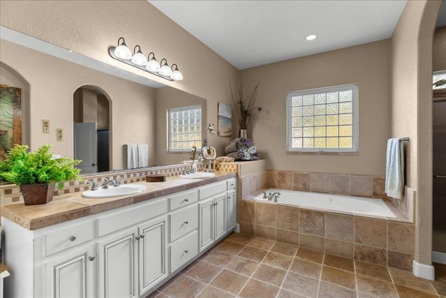 1781 N Ripon Rd, Ripon, CA 95366