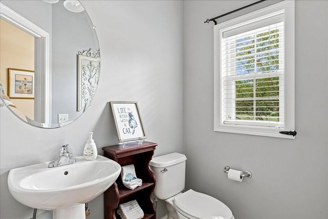 40 Stonebridge Dr 40, Hanson, MA 02341