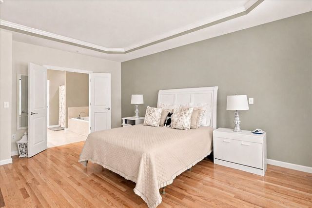 40 Stonebridge Dr 40, Hanson, MA 02341