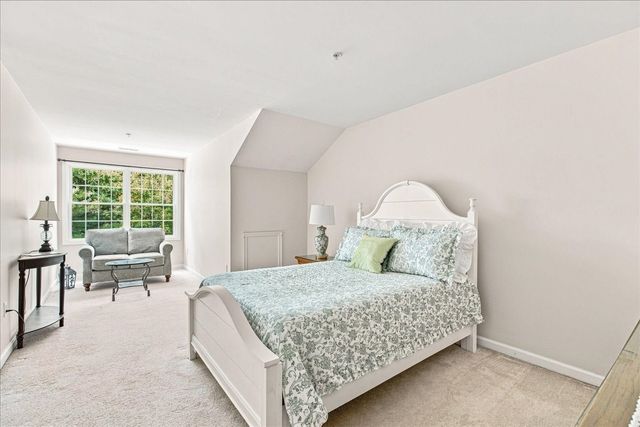 40 Stonebridge Dr 40, Hanson, MA 02341