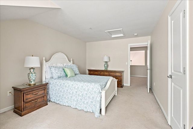40 Stonebridge Dr 40, Hanson, MA 02341