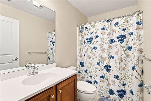 40 Stonebridge Dr 40, Hanson, MA 02341