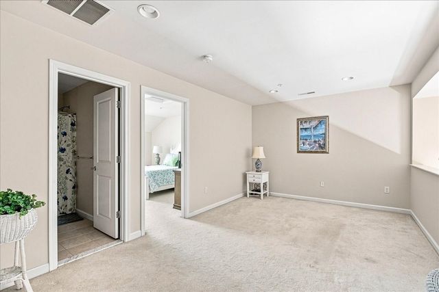 40 Stonebridge Dr 40, Hanson, MA 02341