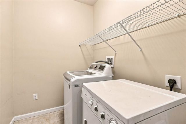 40 Stonebridge Dr 40, Hanson, MA 02341