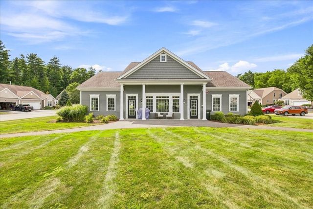 40 Stonebridge Dr 40, Hanson, MA 02341