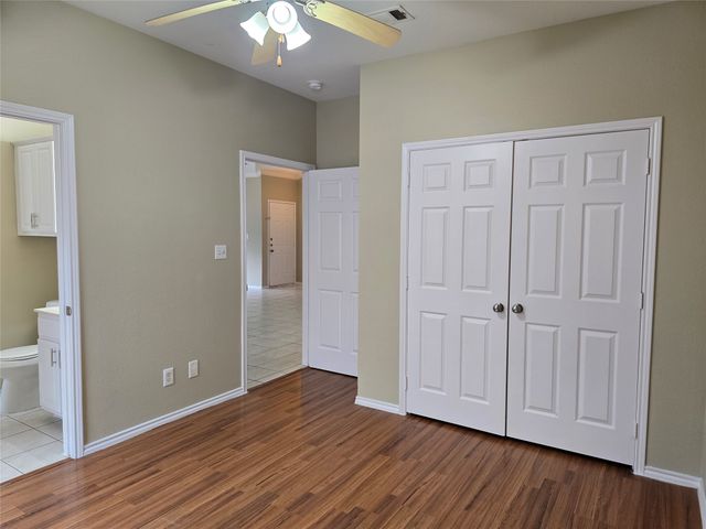 911 Lake Drive, Grand Prairie, TX 75051