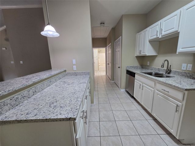911 Lake Drive, Grand Prairie, TX 75051