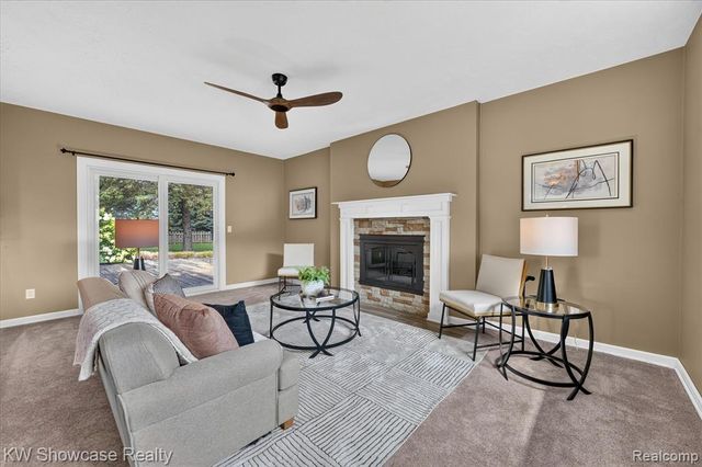 11498 Fox N Hounds Drive, White Lake, MI 48386