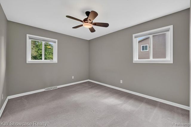 11498 Fox N Hounds Drive, White Lake, MI 48386