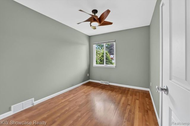 11498 Fox N Hounds Drive, White Lake, MI 48386