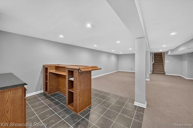 11498 Fox N Hounds Drive, White Lake, MI 48386