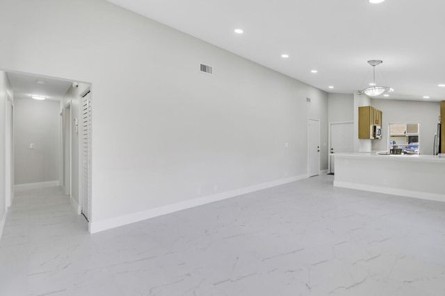 8157 Springtree Road, Boca Raton, FL 33496