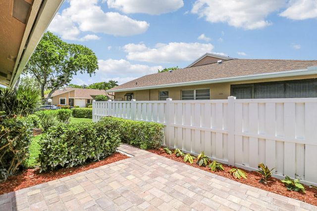 8157 Springtree Road, Boca Raton, FL 33496