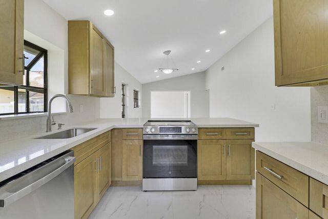 8157 Springtree Road, Boca Raton, FL 33496