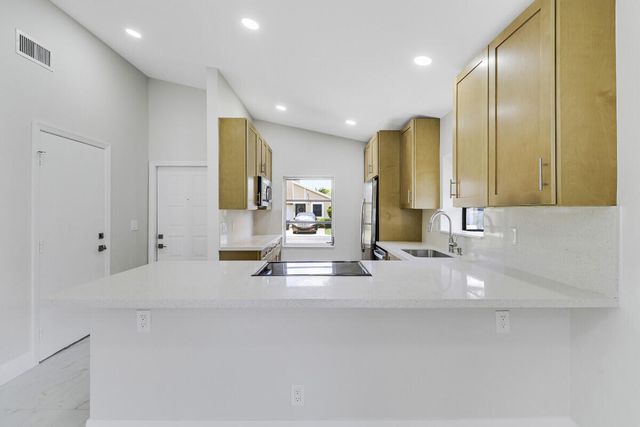 8157 Springtree Road, Boca Raton, FL 33496