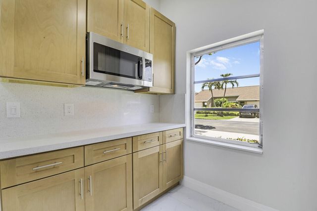 8157 Springtree Road, Boca Raton, FL 33496