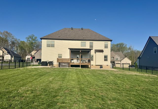 1270 Highgrove Ln, Clarksville, TN 37043