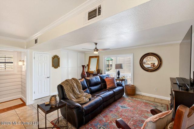 255 E Scenic Drive, G, Pass Christian, MS 39571