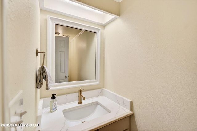 255 E Scenic Drive, G, Pass Christian, MS 39571