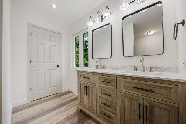 360 W Columbus Street, Lithopolis, OH 43136