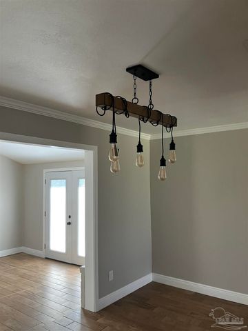 6068 S Gulf Manor Dr, Pensacola, FL 32526