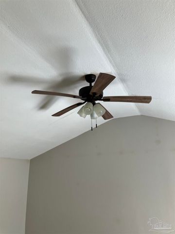 6068 S Gulf Manor Dr, Pensacola, FL 32526