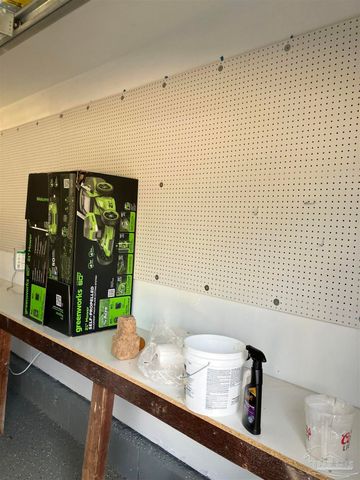 6068 S Gulf Manor Dr, Pensacola, FL 32526