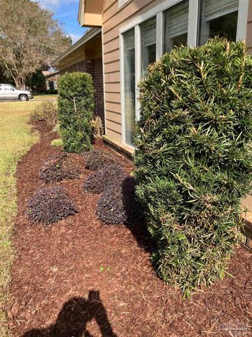 6068 S Gulf Manor Dr, Pensacola, FL 32526