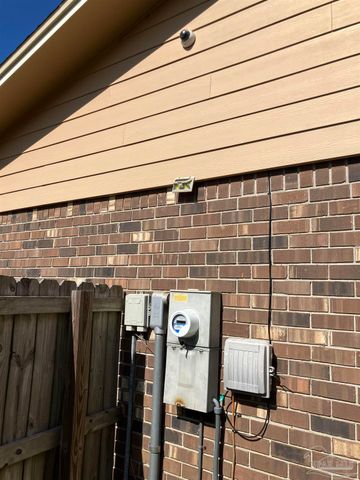 6068 S Gulf Manor Dr, Pensacola, FL 32526