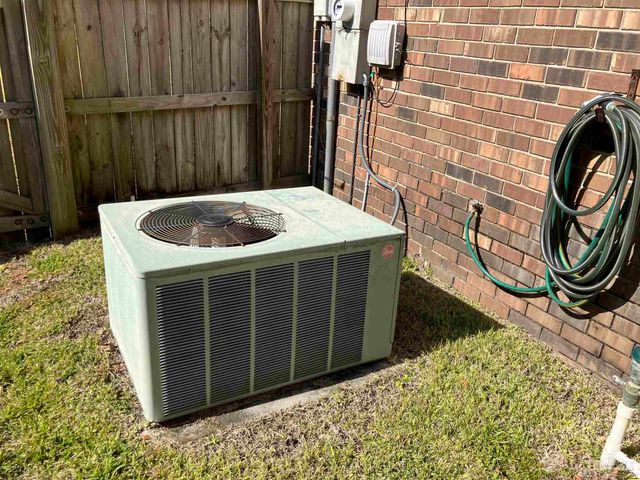 6068 S Gulf Manor Dr, Pensacola, FL 32526