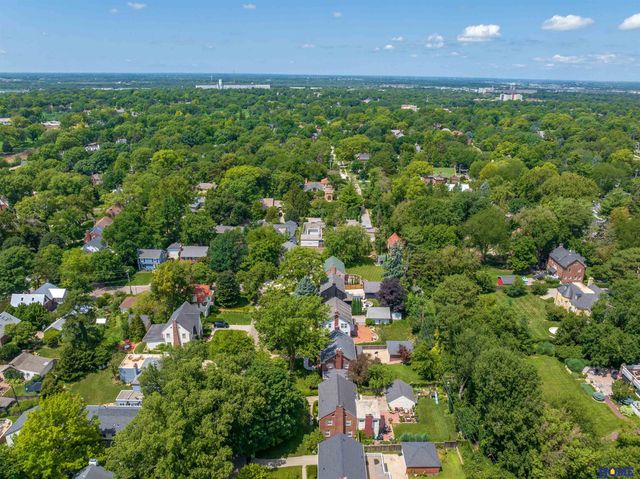 2904 Georgian Court, Lincoln, NE 68502