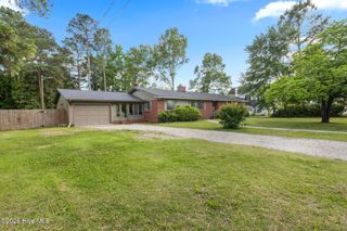 310 E Cliff Street, Wallace, NC 28466