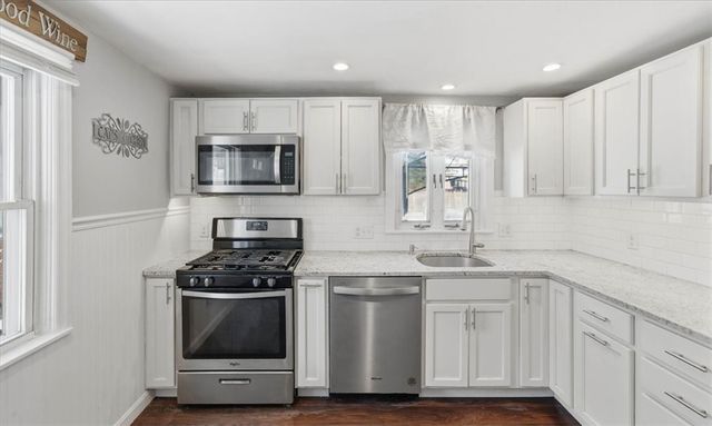 11 Midway Drive, Warwick, RI 02886