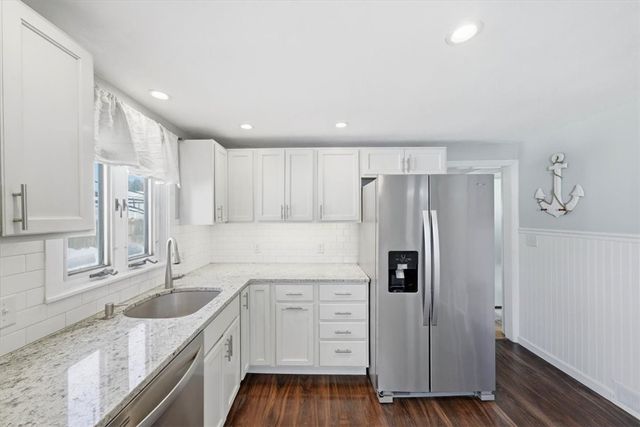 11 Midway Drive, Warwick, RI 02886