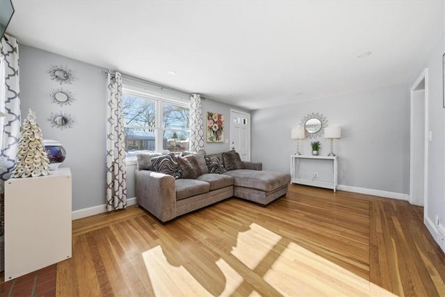 11 Midway Drive, Warwick, RI 02886