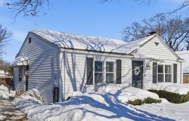 11 Midway Drive, Warwick, RI 02886